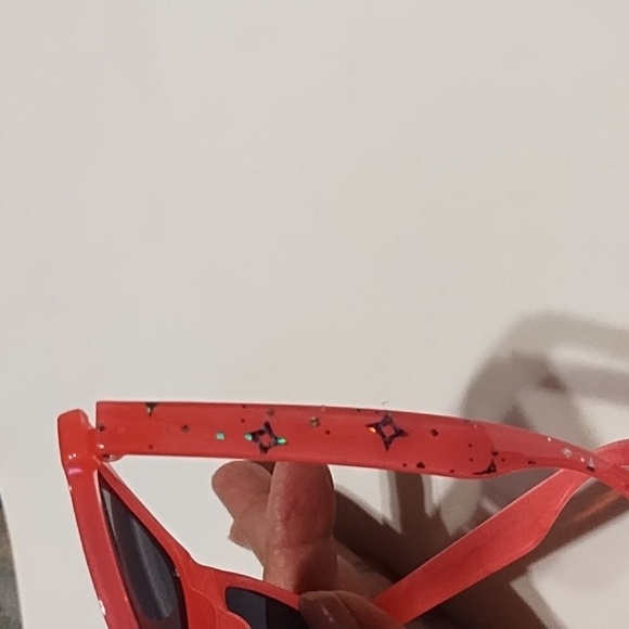 Kids Sunglasses - Picture 2 of 4